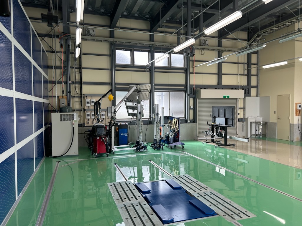 新しい板金工場の内部全景