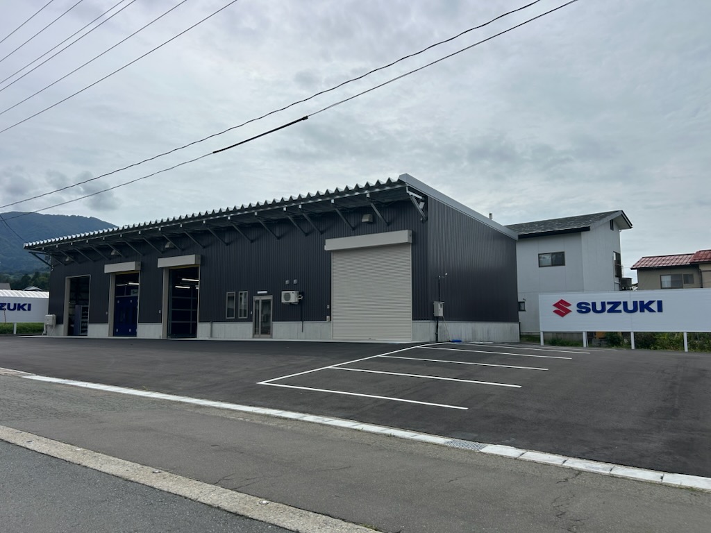 完成した新しい板金工場の外観