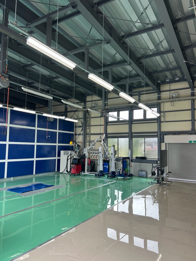新しい板金工場の作業スペース